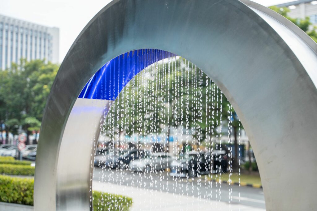 Outdoor garden water sculpture